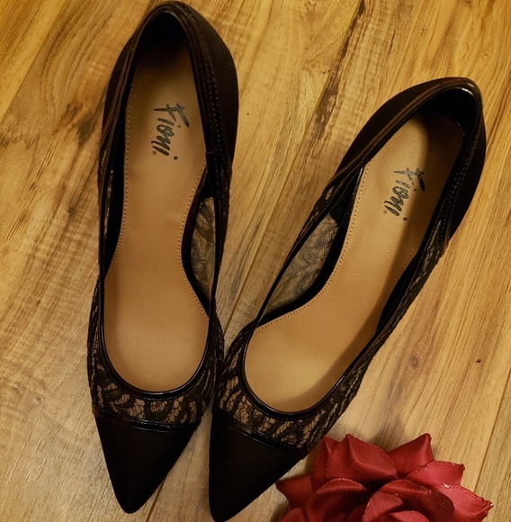 Ladies Heels SOLD - Picture 3 of 4